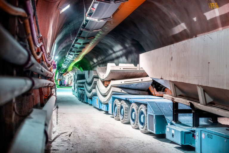 Versorgung Tunnelbohrmaschine im Tunnel